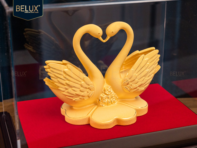 Tượng đôi thiên nga dát vàng cát  14x9.1x12cm